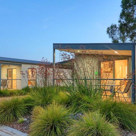 Yarrawonga Riverlands Tourist Park Экстерьер фото