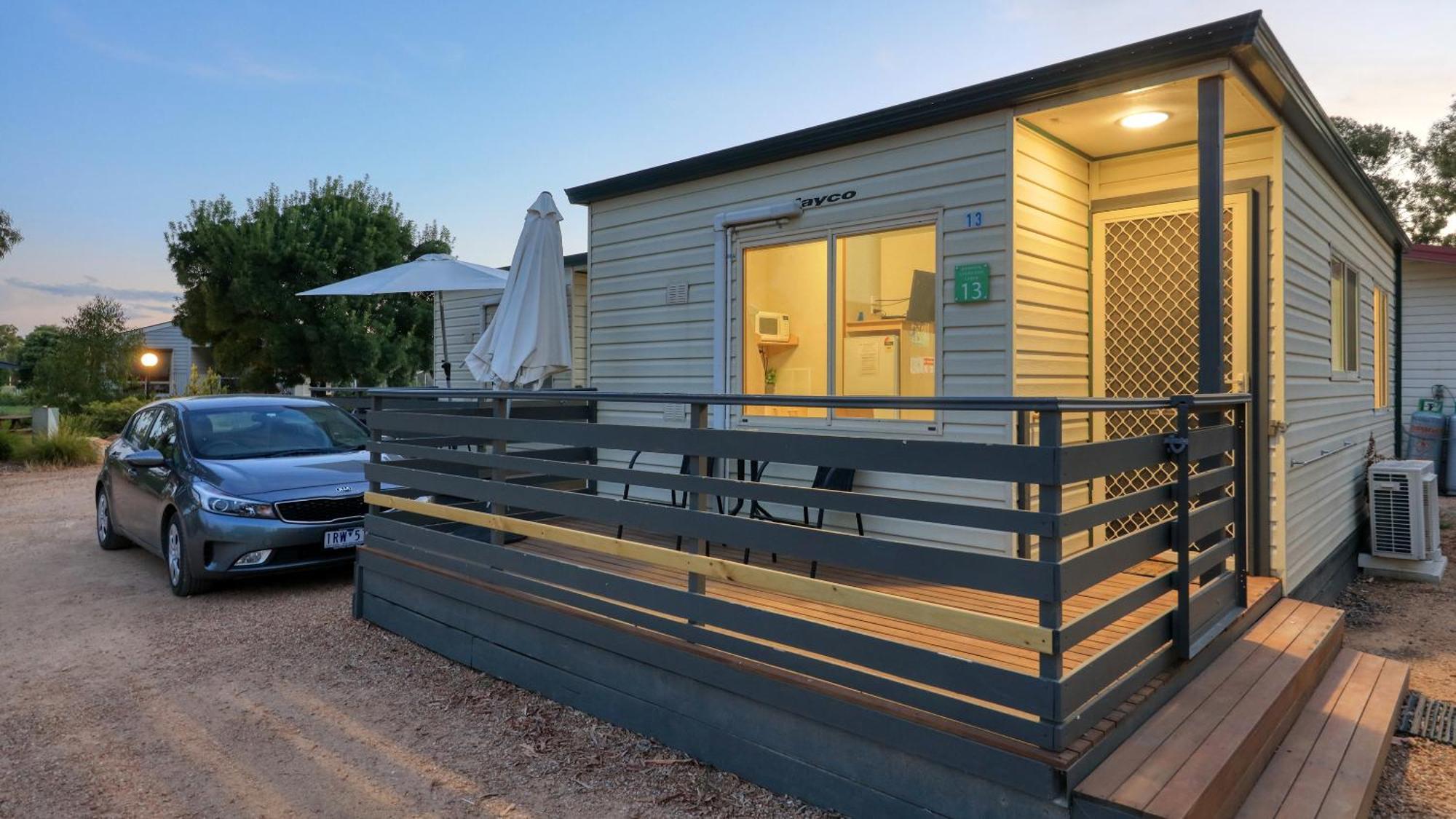 Yarrawonga Riverlands Tourist Park Номер фото