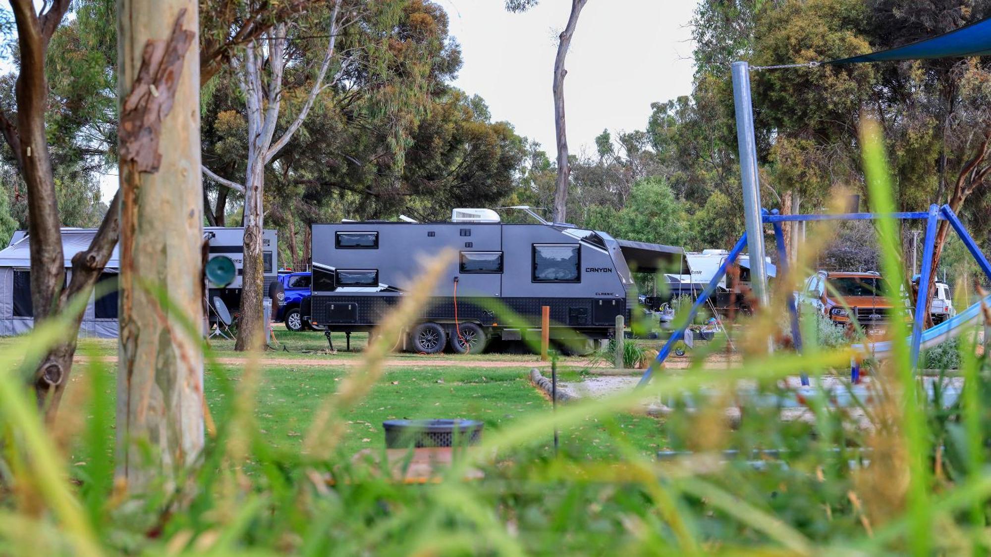 Yarrawonga Riverlands Tourist Park Экстерьер фото