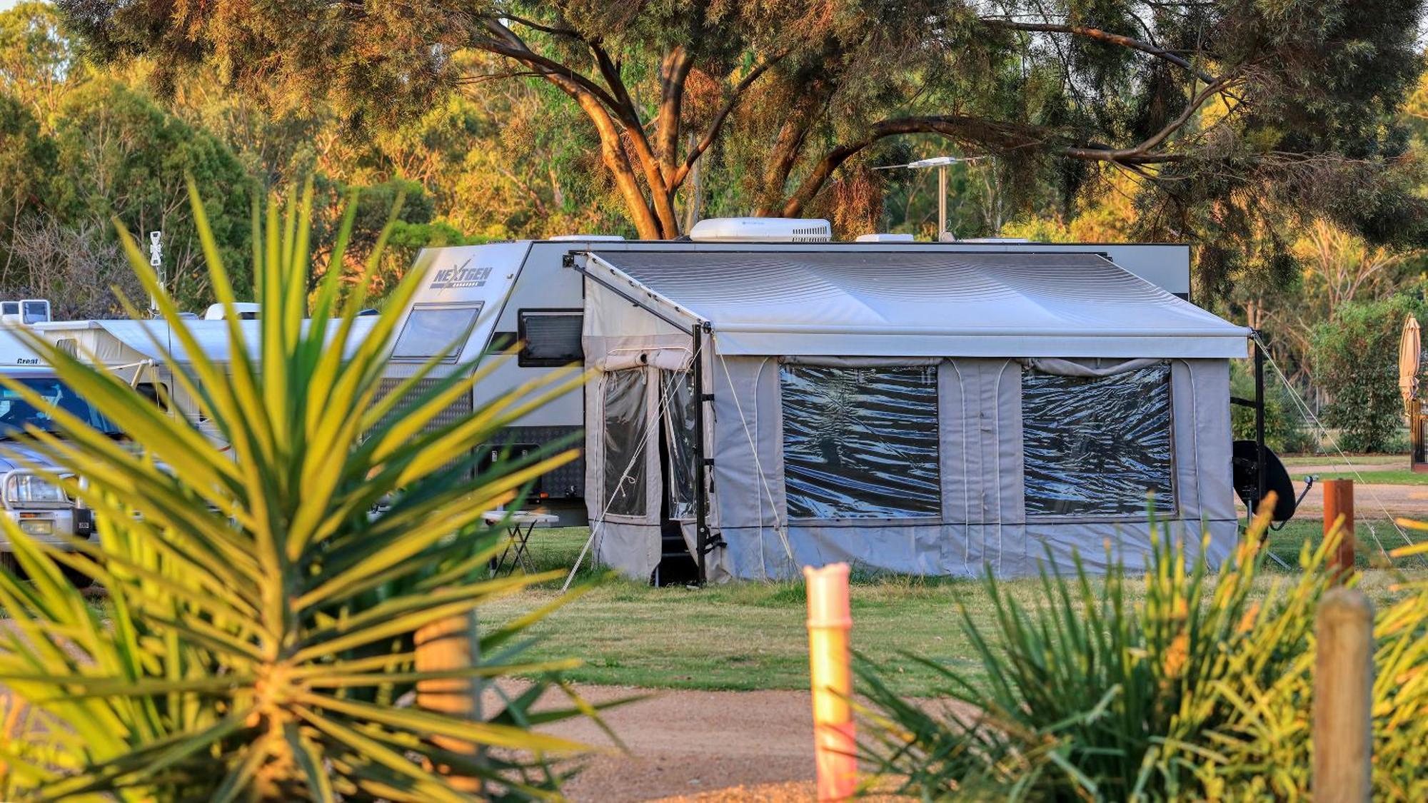 Yarrawonga Riverlands Tourist Park Экстерьер фото