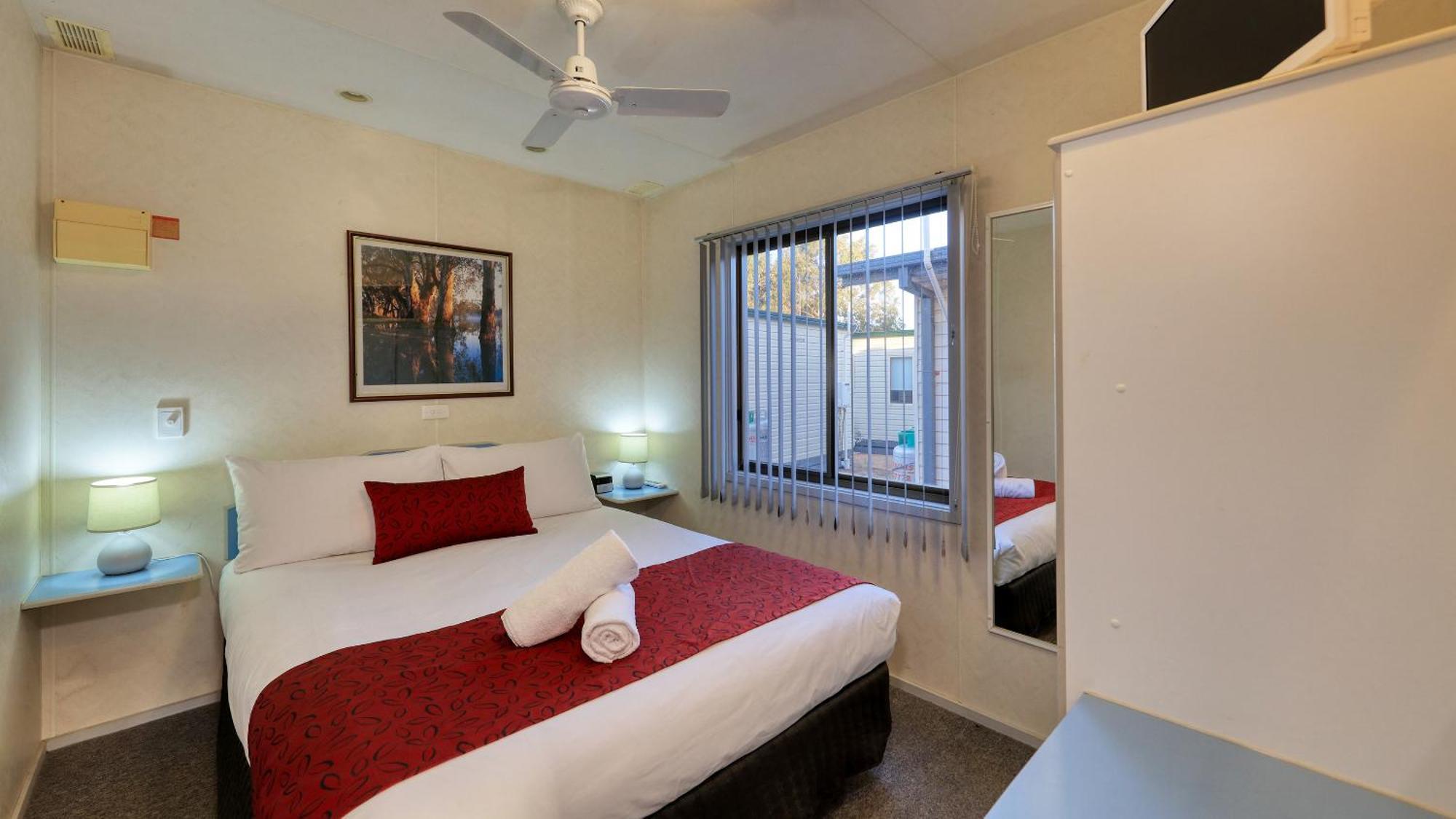 Yarrawonga Riverlands Tourist Park Номер фото